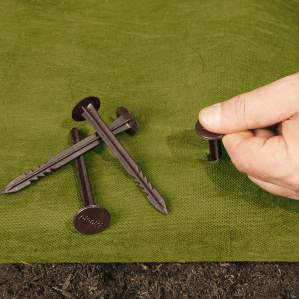 Upevňovacie klince k fóliám