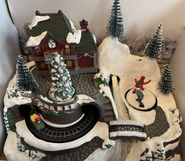 Pohyblivá vianočná dedina s LED svetlami